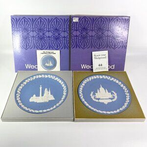 Set of 2 New Wedgwood Christmas Plates 1971 and 1972, 8 inches plates